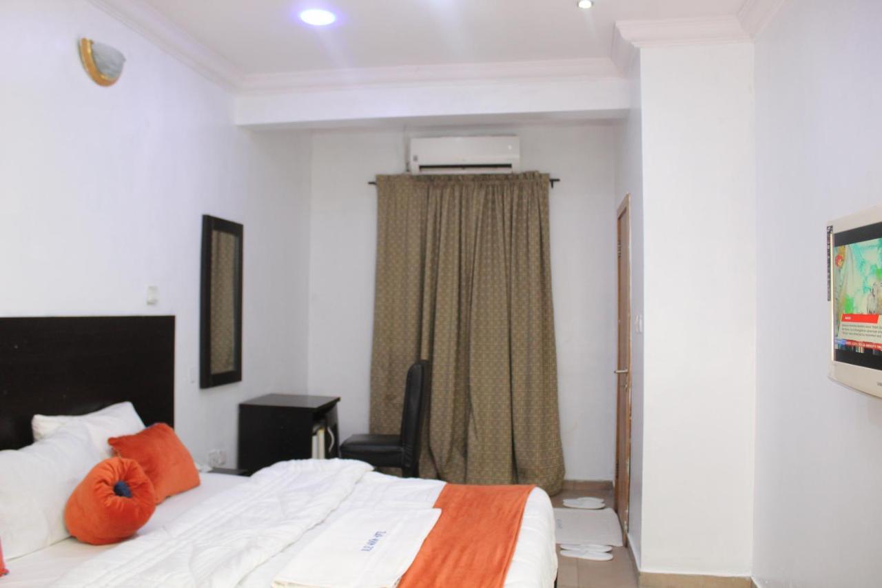 Blue Moon Hotels Victoria Island Лагос Екстериор снимка