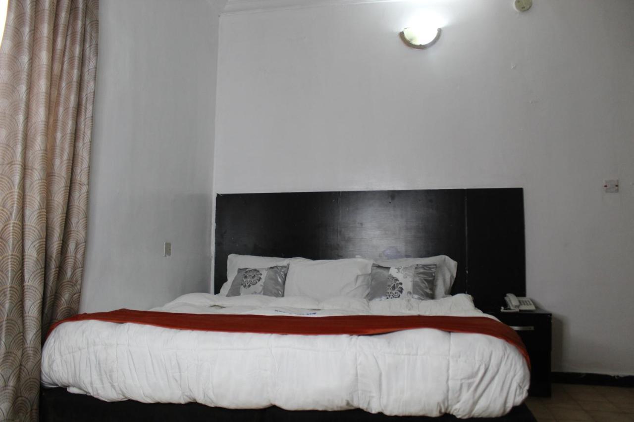 Blue Moon Hotels Victoria Island Лагос Екстериор снимка