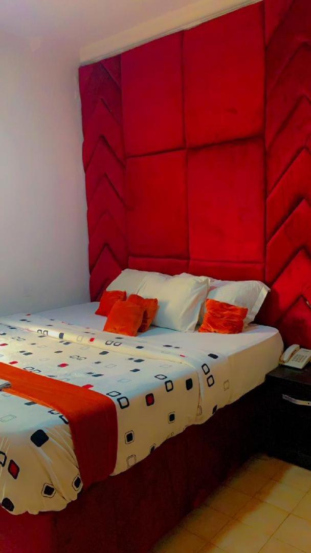 Blue Moon Hotels Victoria Island Лагос Екстериор снимка