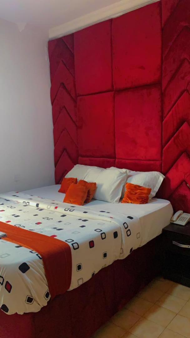 Blue Moon Hotels Victoria Island Лагос Екстериор снимка