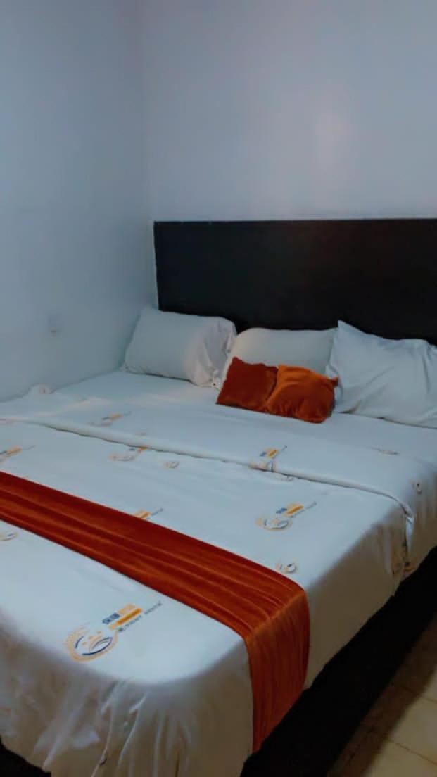 Blue Moon Hotels Victoria Island Лагос Екстериор снимка