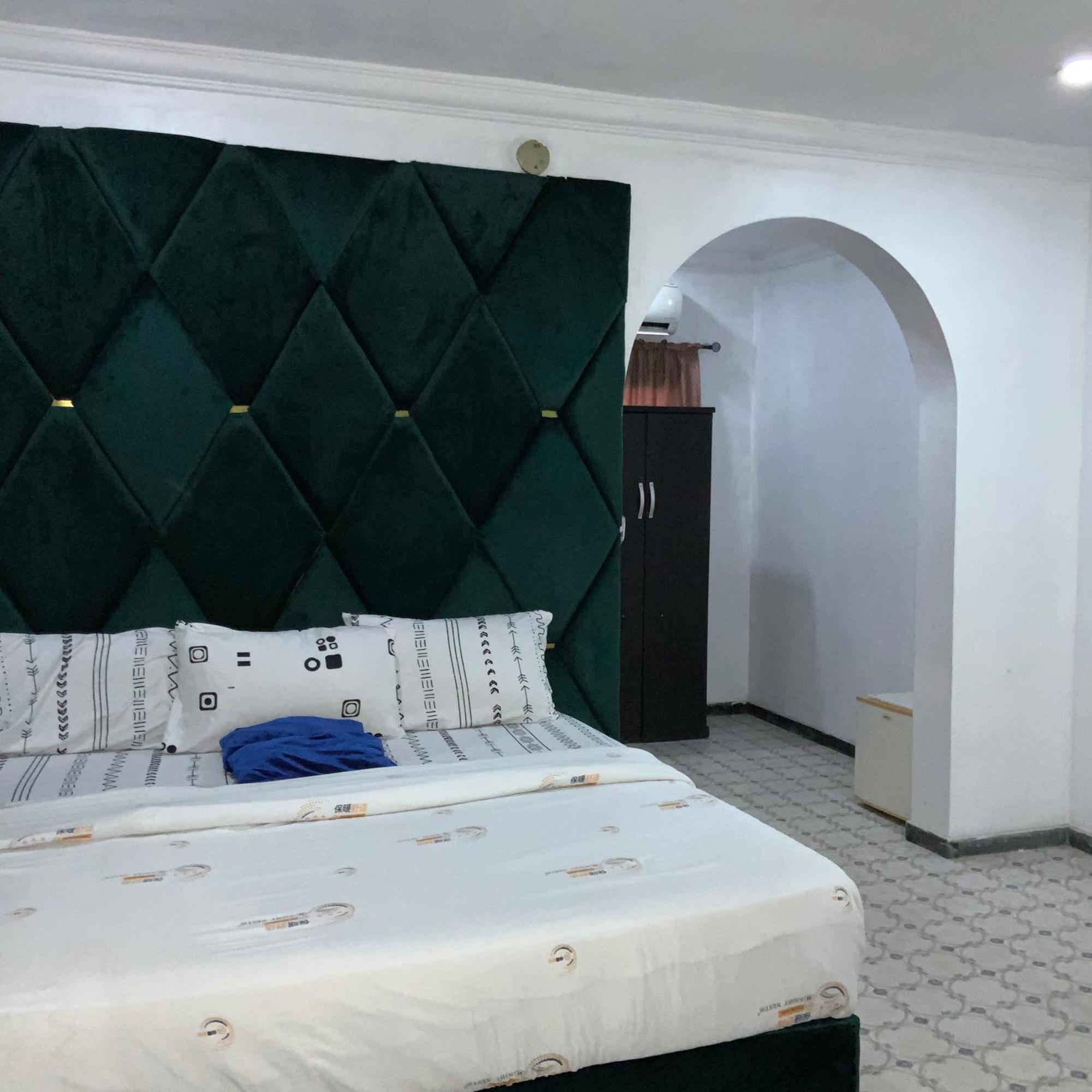 Blue Moon Hotels Victoria Island Лагос Екстериор снимка
