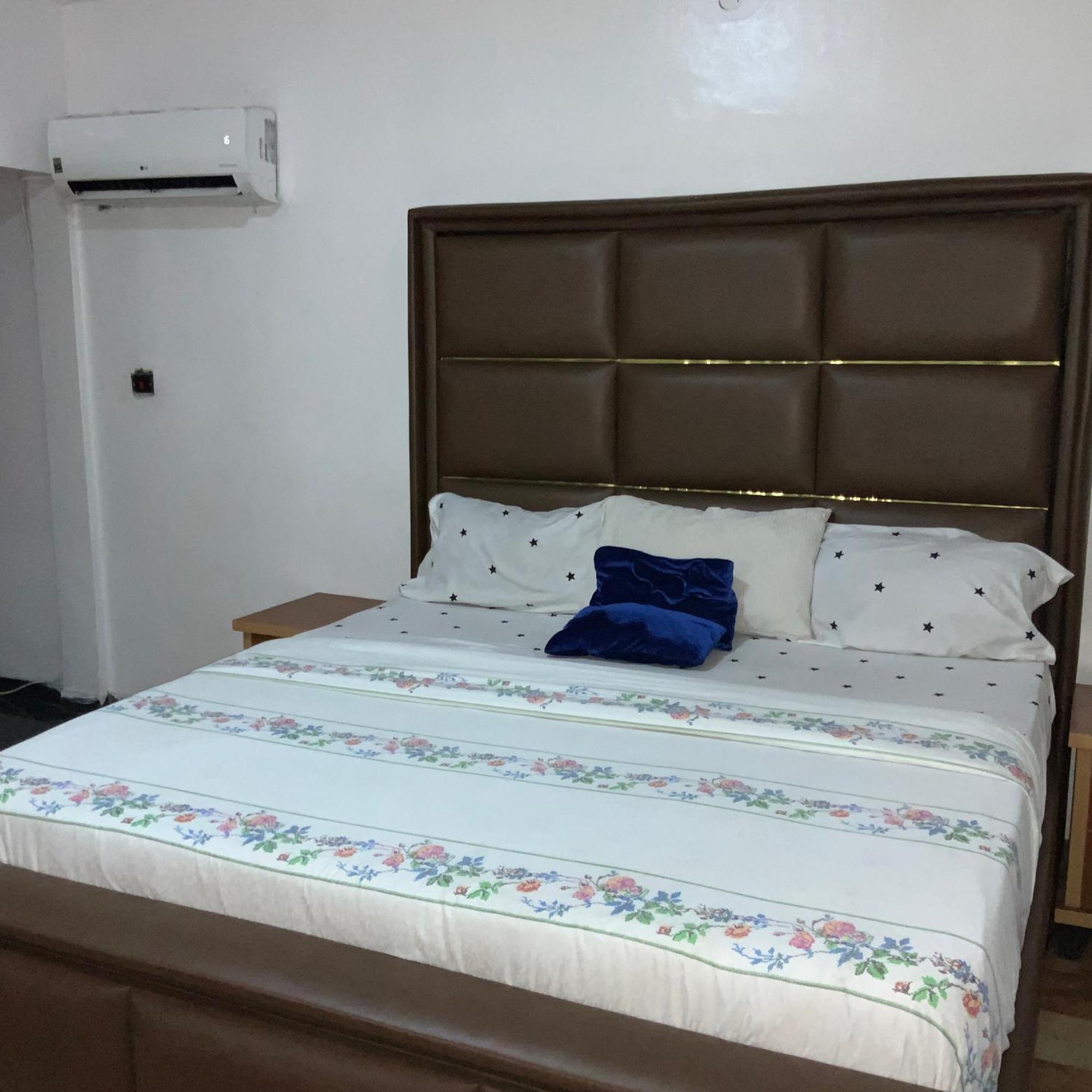 Blue Moon Hotels Victoria Island Лагос Екстериор снимка