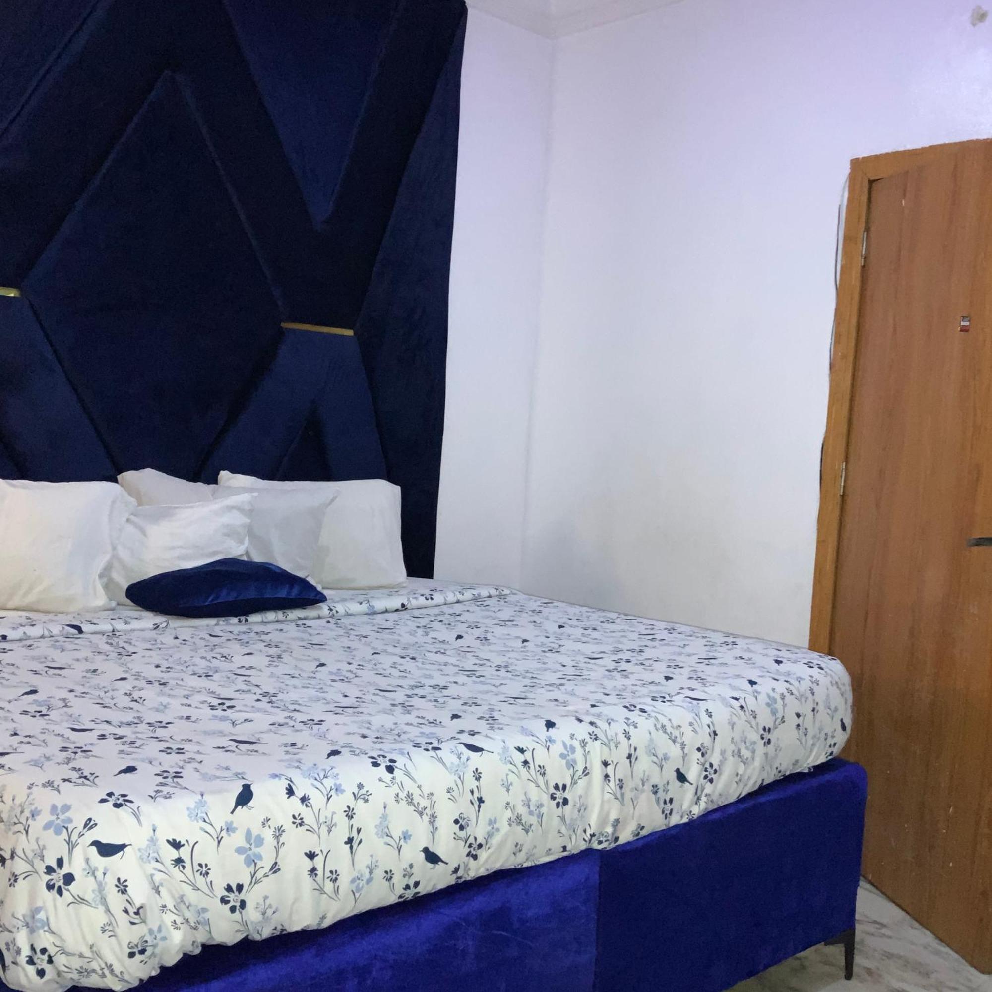 Blue Moon Hotels Victoria Island Лагос Екстериор снимка